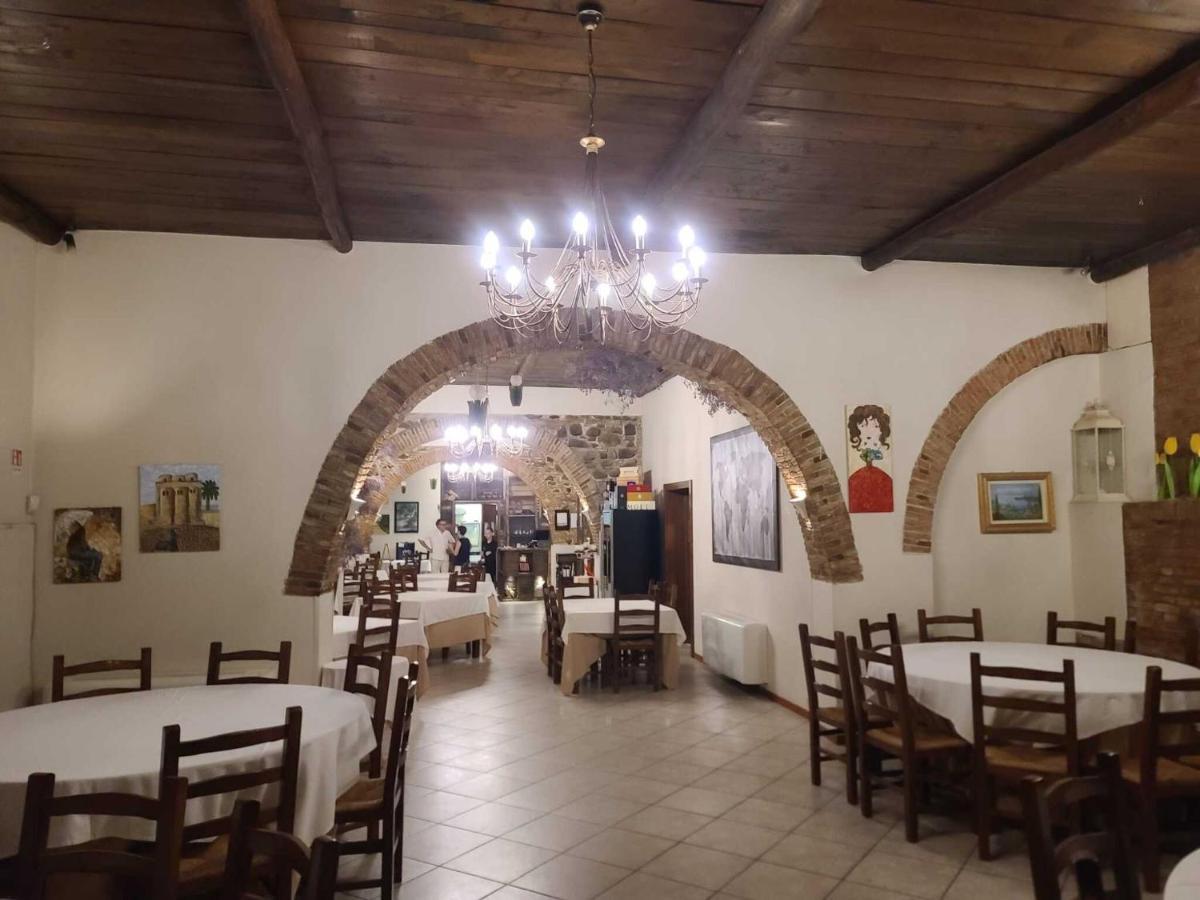 Riccio - La Cantina Del Contadino Rende Exterior photo